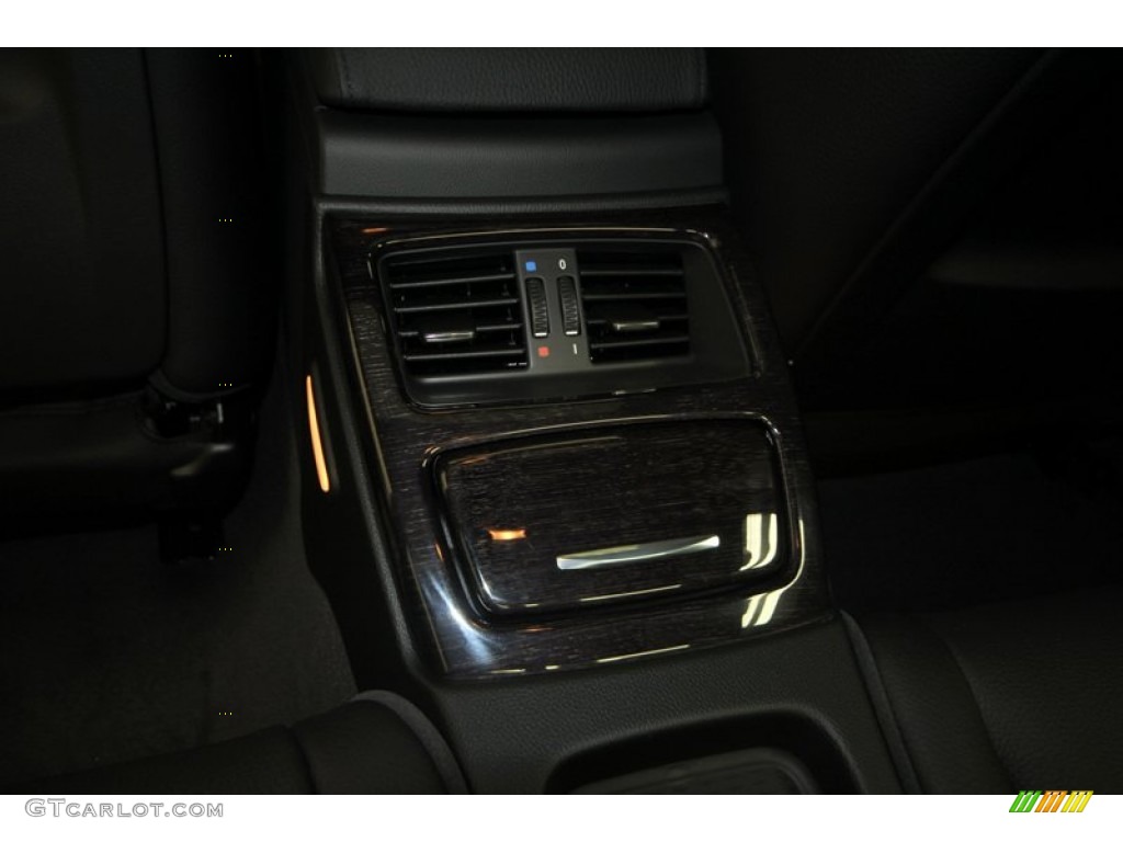2013 3 Series 335i Coupe - Alpine White / Black photo #25