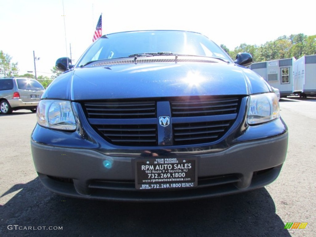 2005 Caravan SE - Midnight Blue Pearl / Medium Slate Gray photo #2