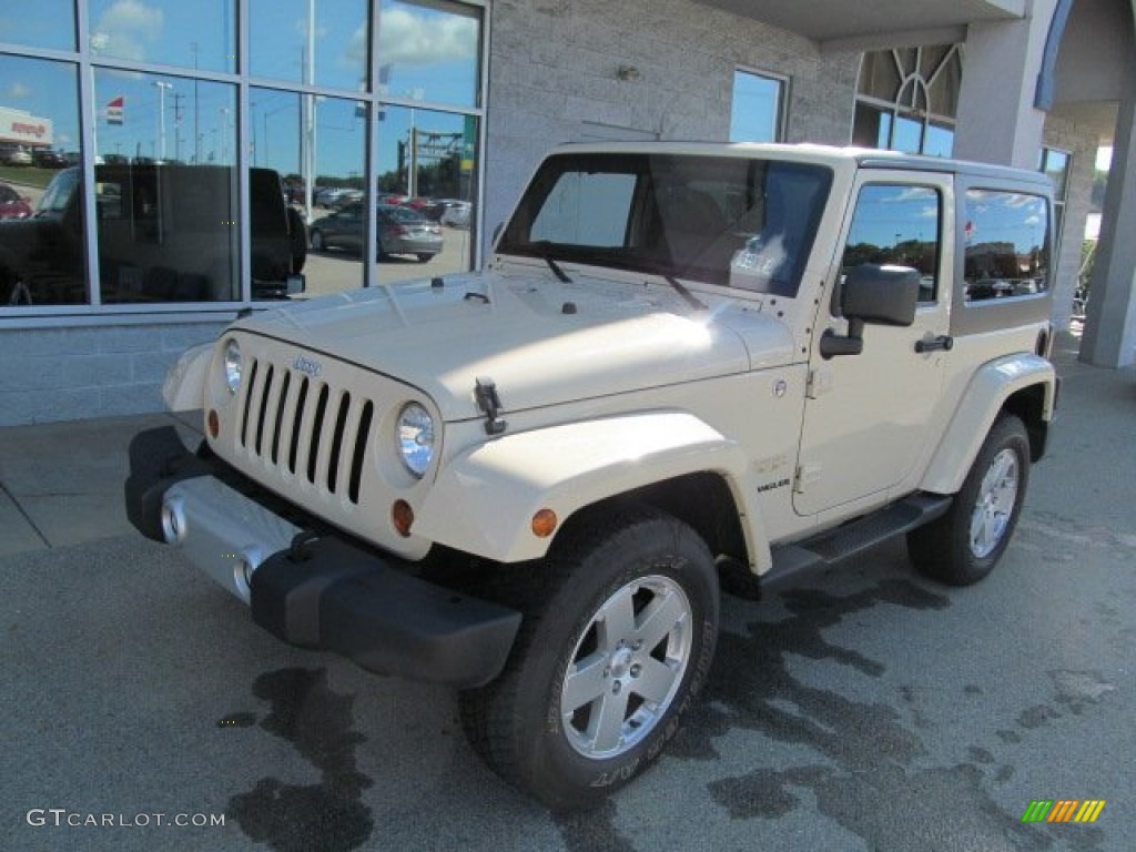 2011 Wrangler Sahara 4x4 - Sahara Tan / Black/Dark Saddle photo #2