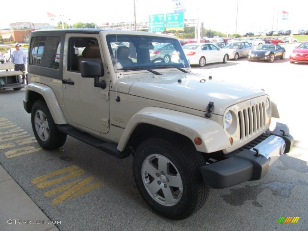 2011 Wrangler Sahara 4x4 - Sahara Tan / Black/Dark Saddle photo #8