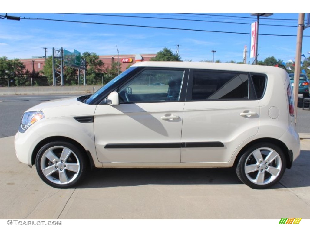Dune Beige 2011 Kia Soul ! Exterior Photo #71016674