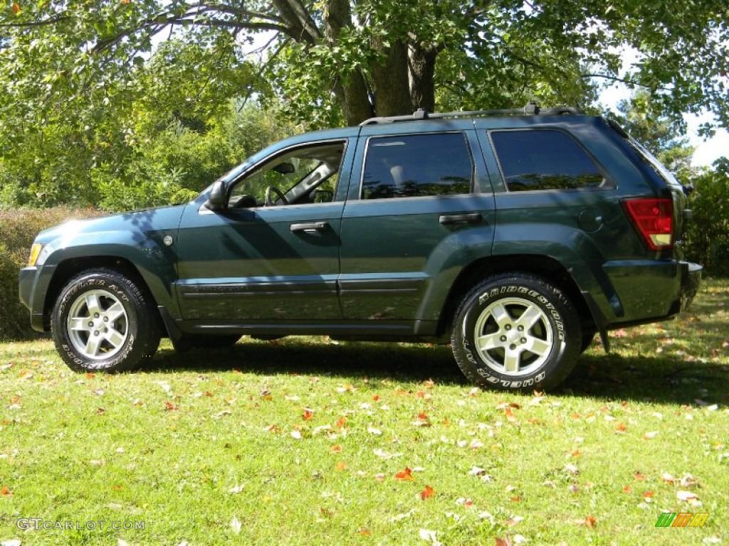 2005 Grand Cherokee Laredo 4x4 - Deep Beryl Green Pearl / Khaki photo #3