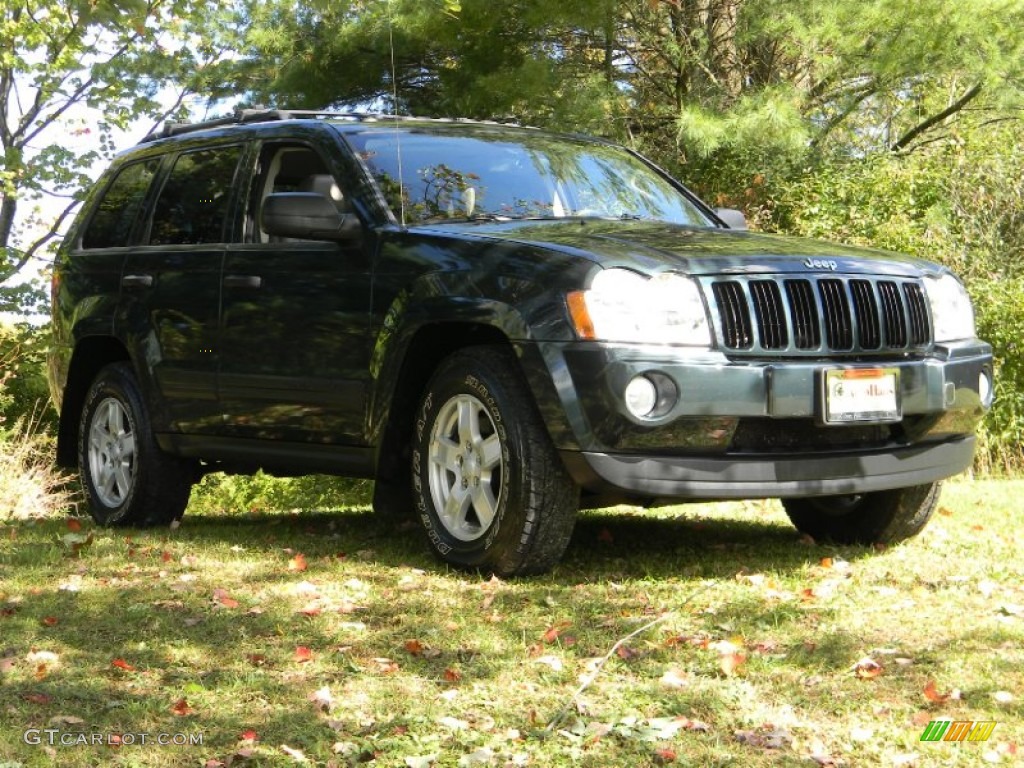 2005 Grand Cherokee Laredo 4x4 - Deep Beryl Green Pearl / Khaki photo #11