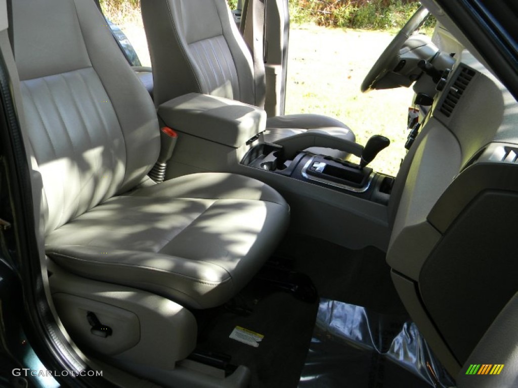 2005 Grand Cherokee Laredo 4x4 - Deep Beryl Green Pearl / Khaki photo #29