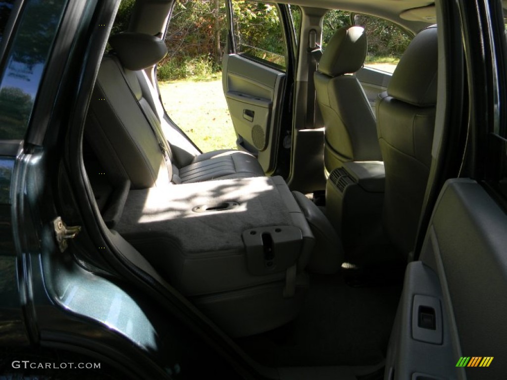 2005 Grand Cherokee Laredo 4x4 - Deep Beryl Green Pearl / Khaki photo #36