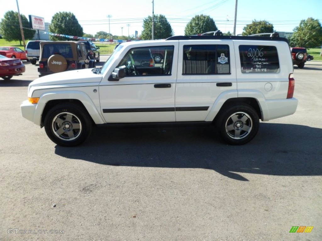 2006 Commander 4x4 - Stone White / Medium Slate Gray photo #1