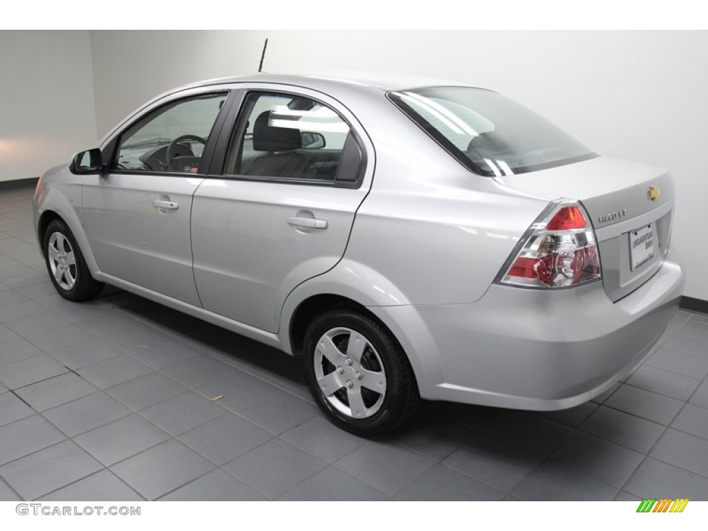 2009 Aveo LT Sedan - Cosmic Silver / Charcoal photo #5