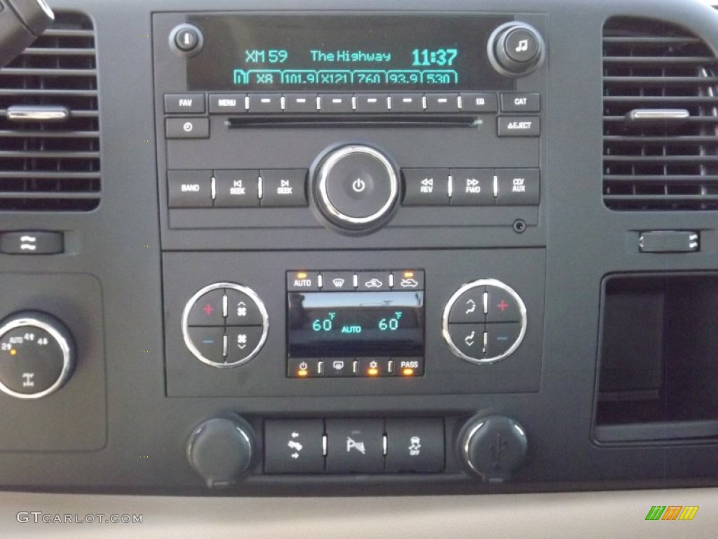 2013 GMC Sierra 1500 SLE Crew Cab 4x4 Controls Photo #71026802