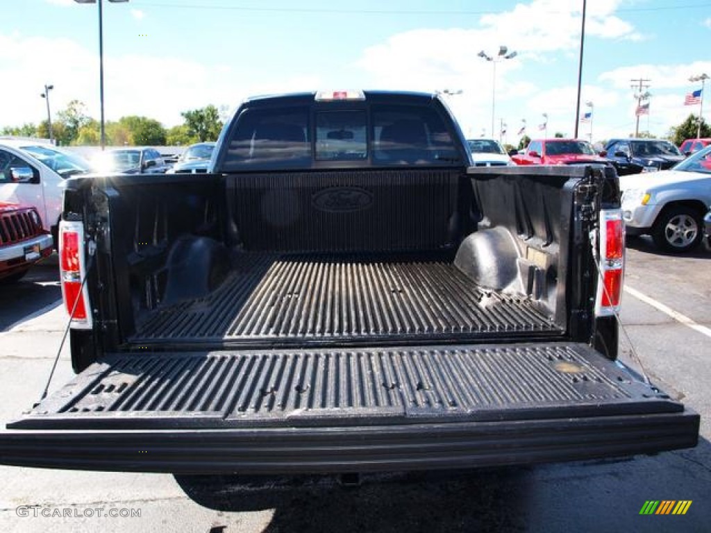 2010 F150 XL SuperCab 4x4 - Tuxedo Black / Tan photo #5