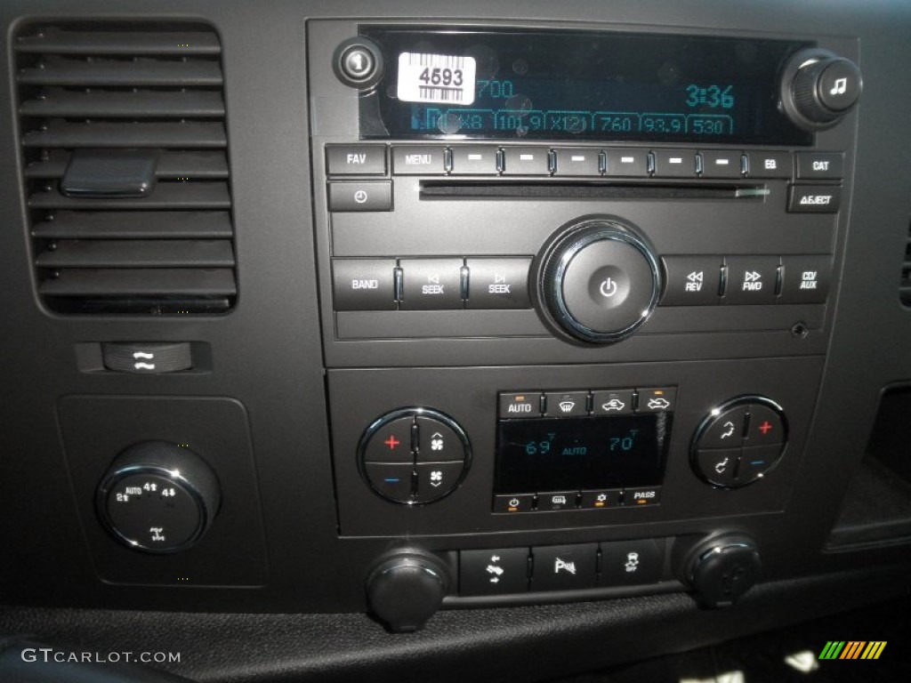 2013 GMC Sierra 1500 SLE Crew Cab 4x4 Controls Photo #71039966