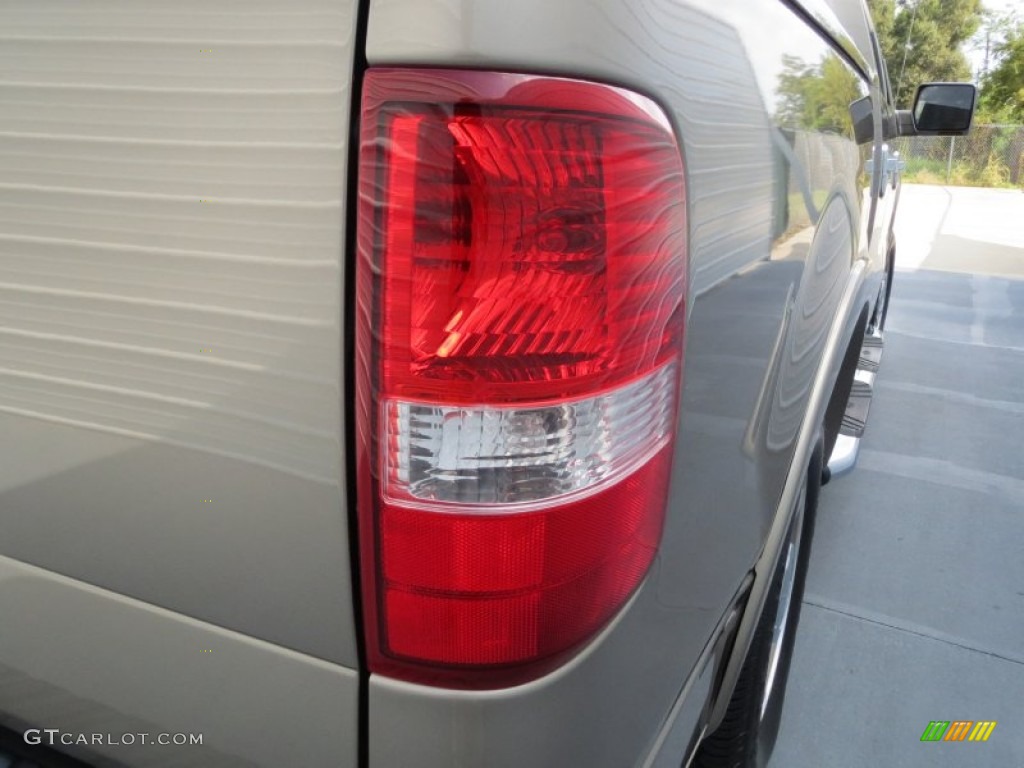 2005 F150 Lariat SuperCrew - Arizona Beige Metallic / Tan photo #19