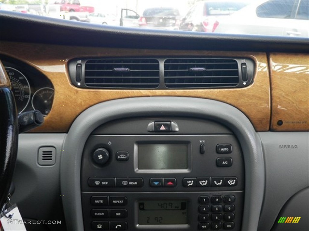 2004 Jaguar X-Type 3.0 Controls Photo #71045228