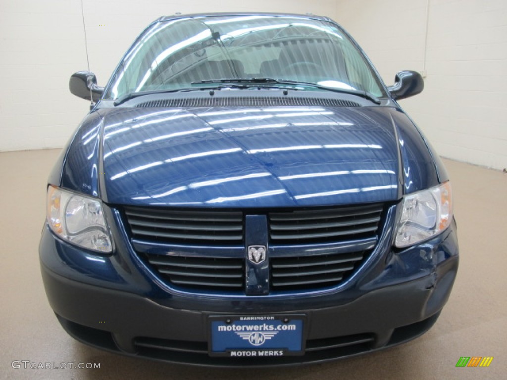 2005 Caravan SE - Midnight Blue Pearl / Medium Slate Gray photo #2