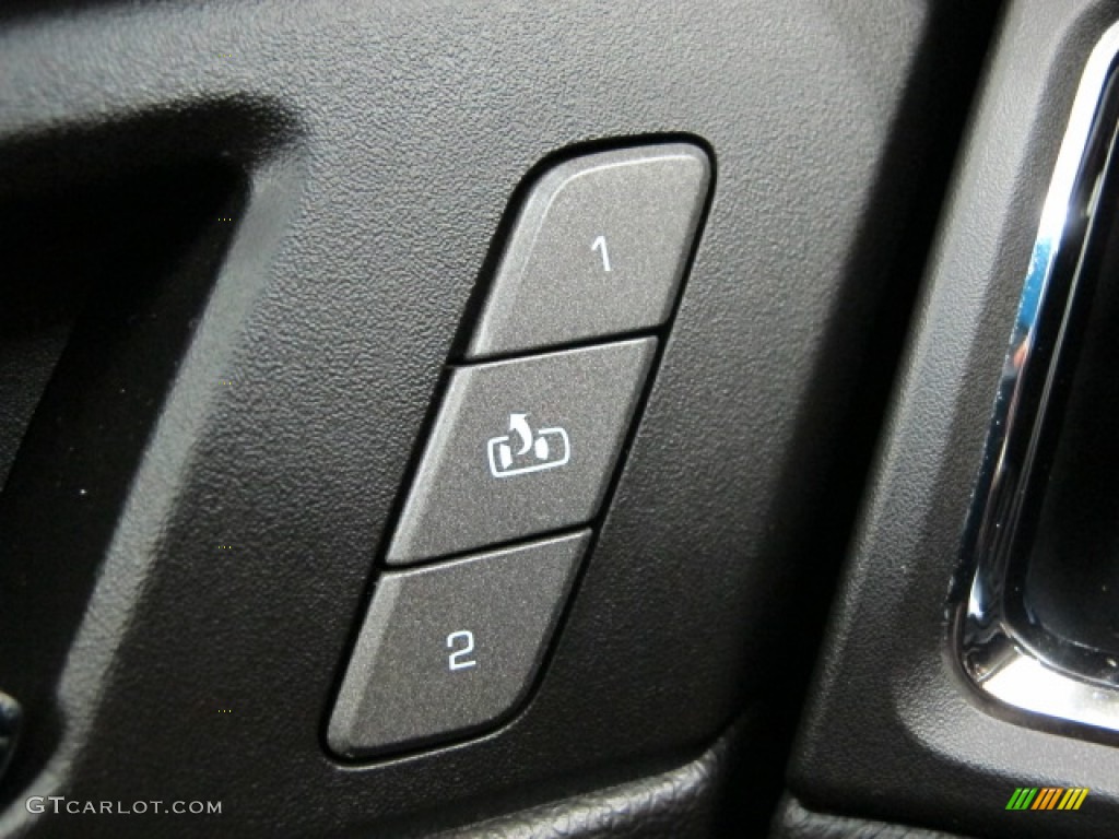 2010 Cadillac CTS 3.6 Sport Wagon Controls Photo #71048933