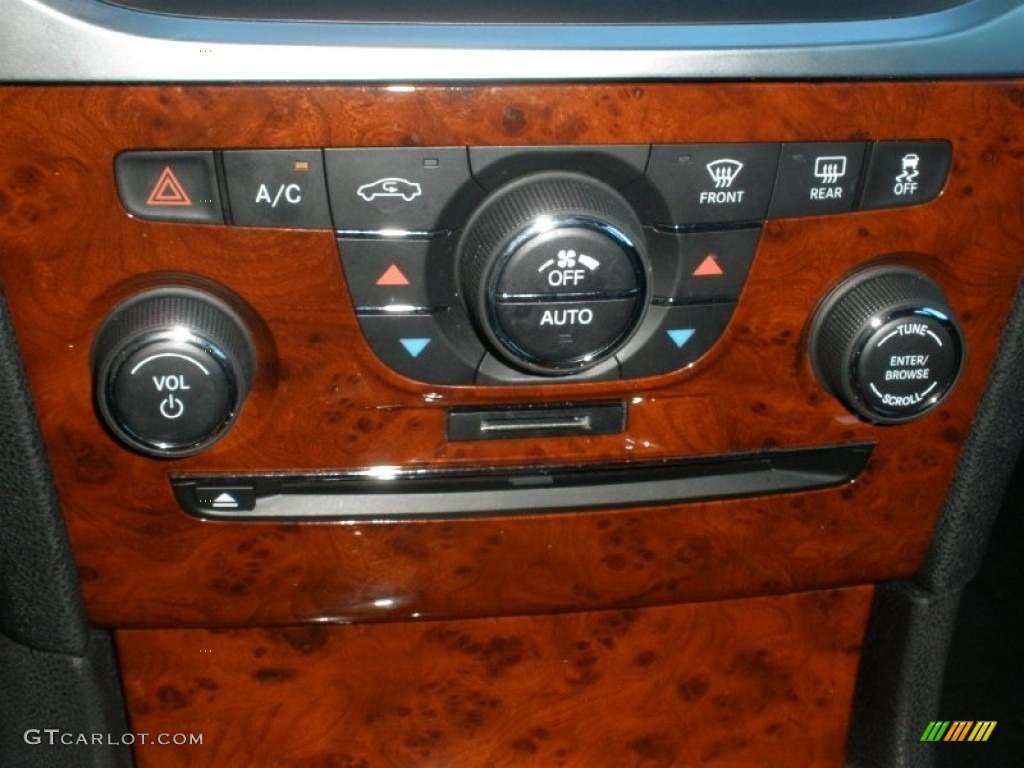 2012 Chrysler 300 Limited Controls Photo #71049686