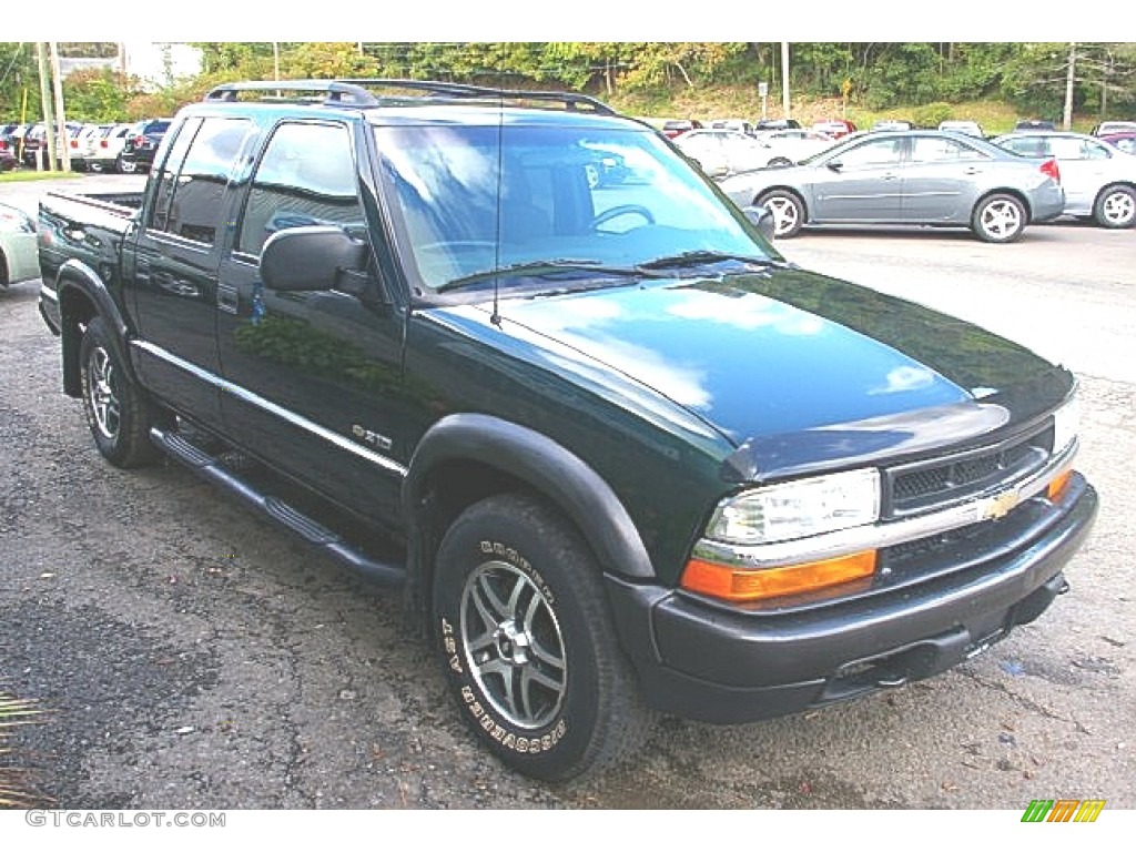 2003 S10 LS Crew Cab 4x4 - Dark Green Metallic / Graphite photo #9
