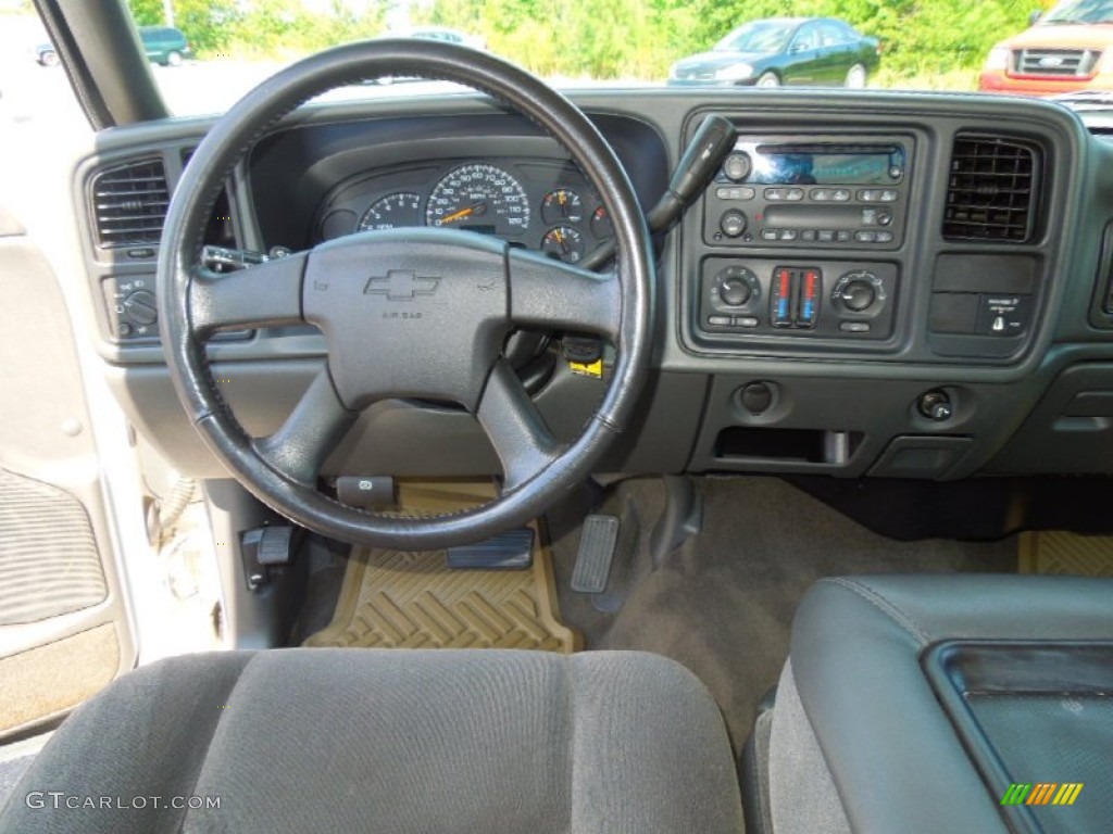 2005 Chevrolet Silverado 2500HD LS Extended Cab Dark Charcoal Dashboard Photo #71059012