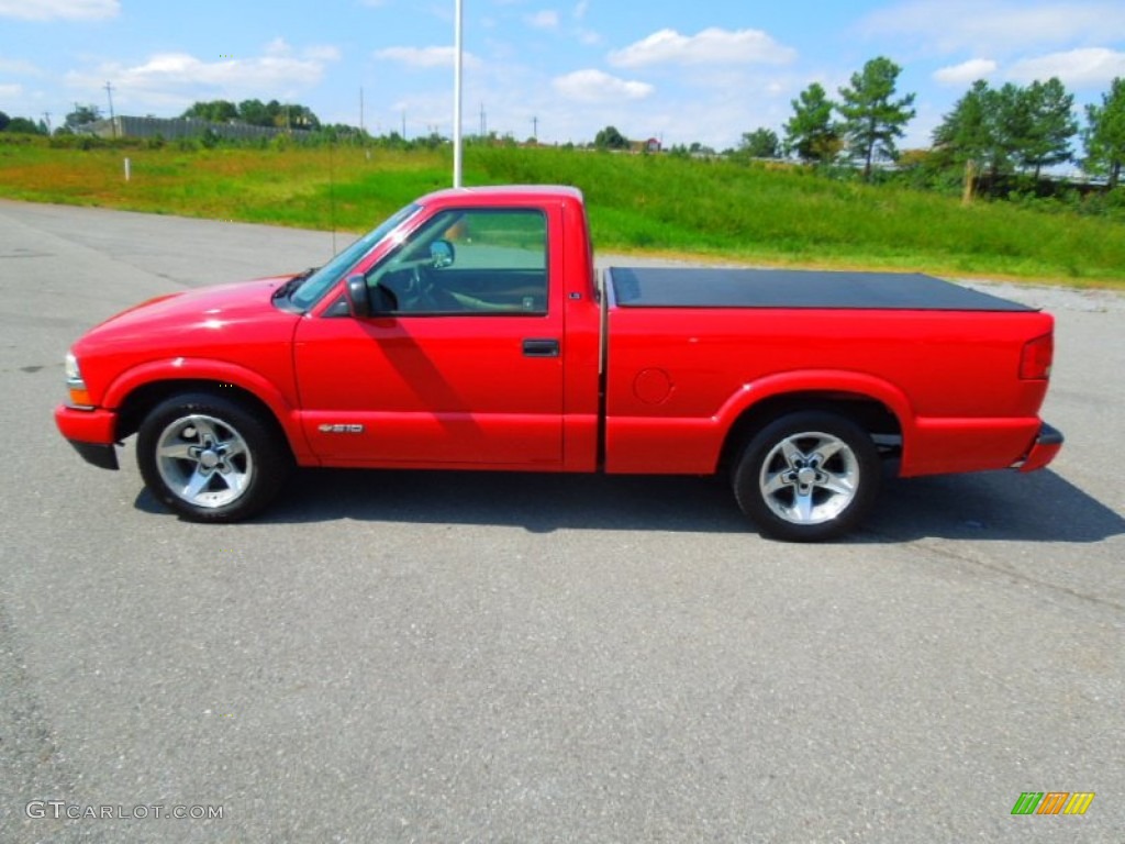 Victory Red 2003 Chevrolet S10 LS Regular Cab Exterior Photo #71059250