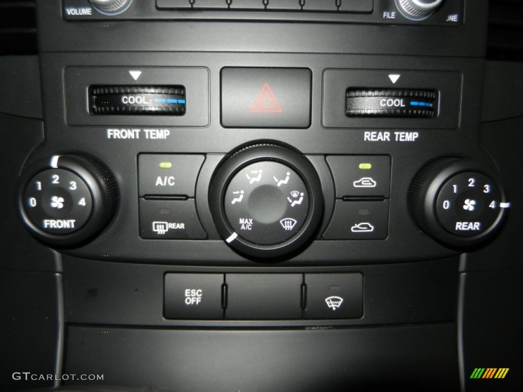 2011 Sedona LX - Clear Silver / Gray photo #12