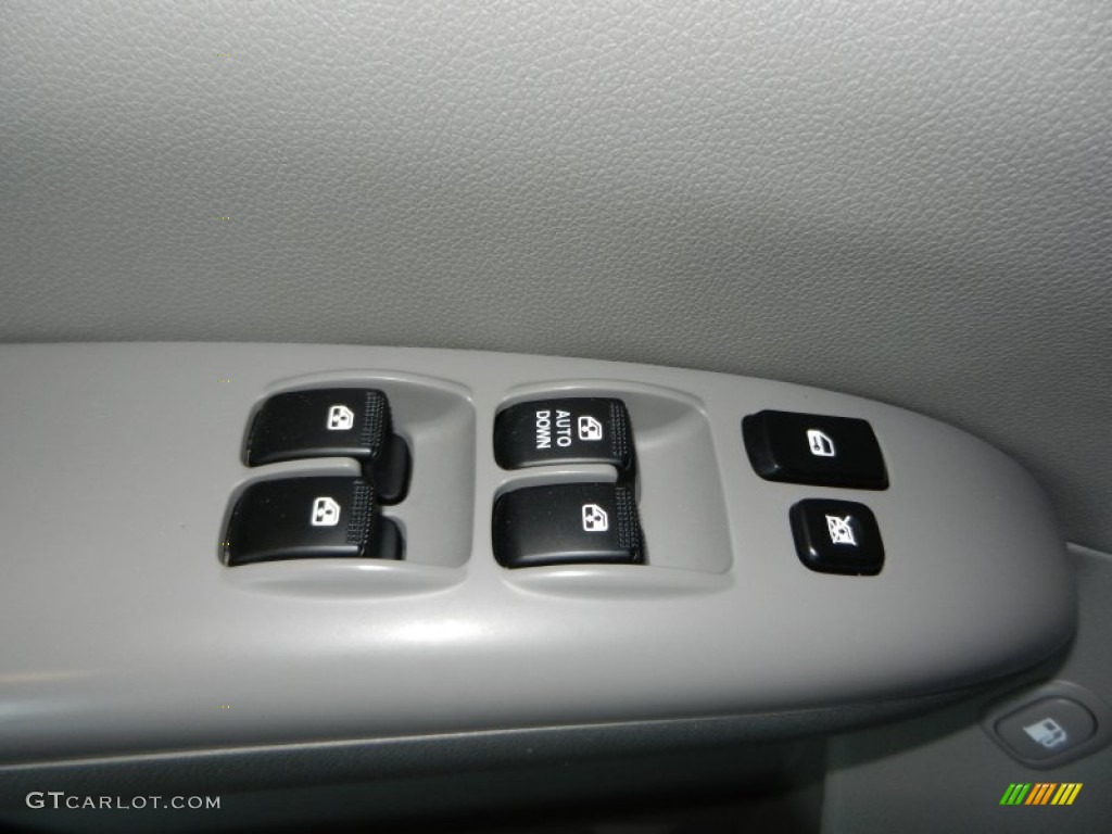 2011 Sedona LX - Clear Silver / Gray photo #13