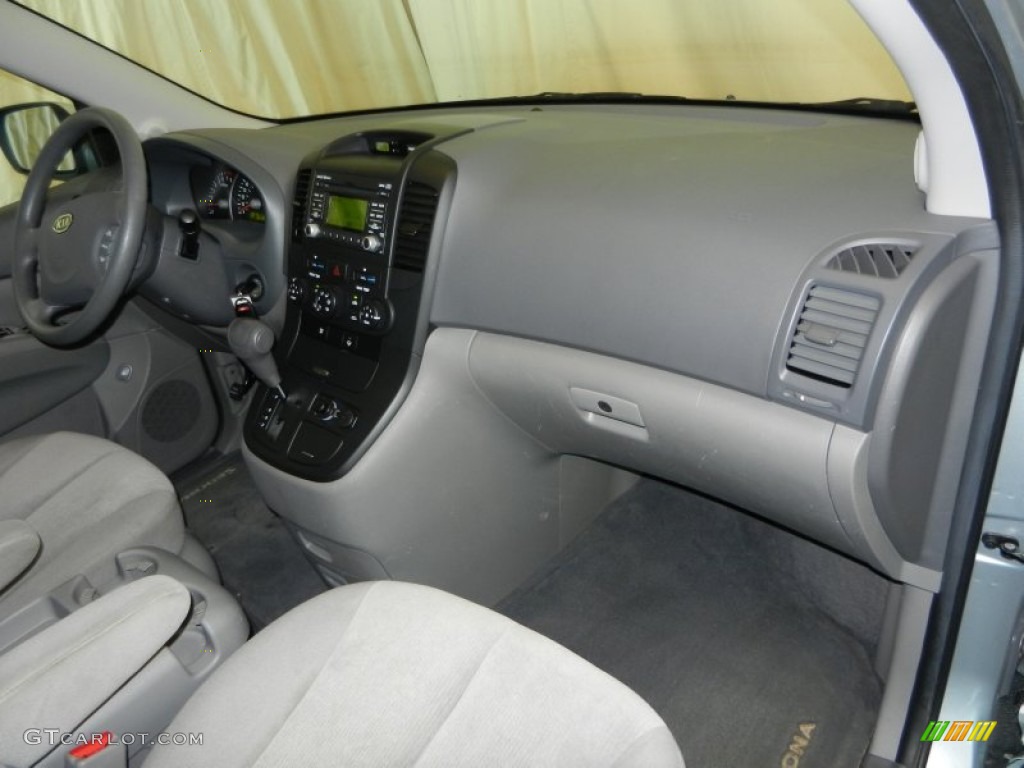 2011 Sedona LX - Clear Silver / Gray photo #18