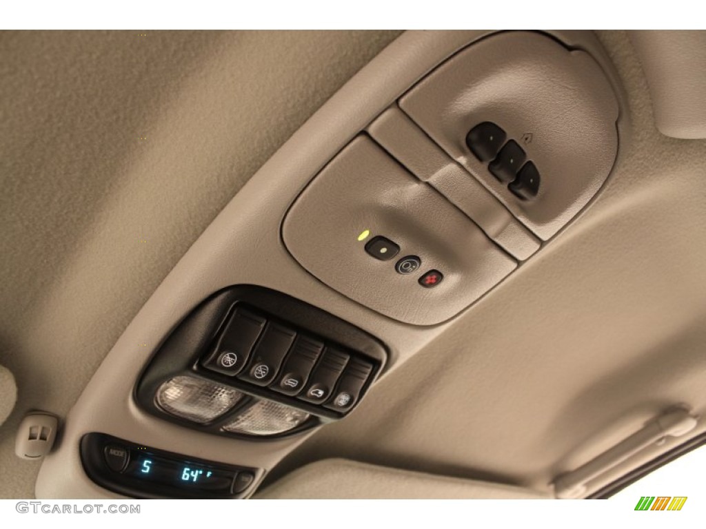2001 Oldsmobile Silhouette Premier Controls Photo #71060879