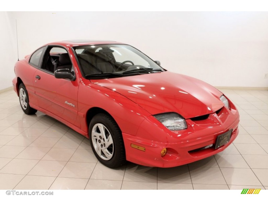 2002 Sunfire SE Coupe - Bright Red / Graphite photo #1