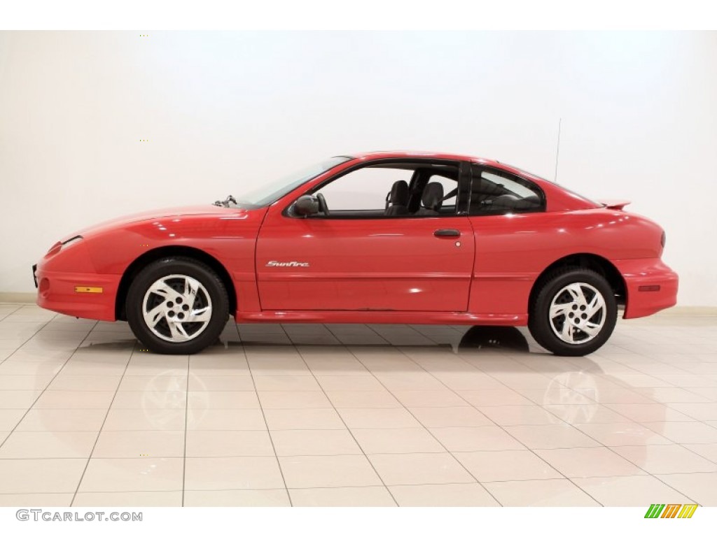 2002 Sunfire SE Coupe - Bright Red / Graphite photo #4