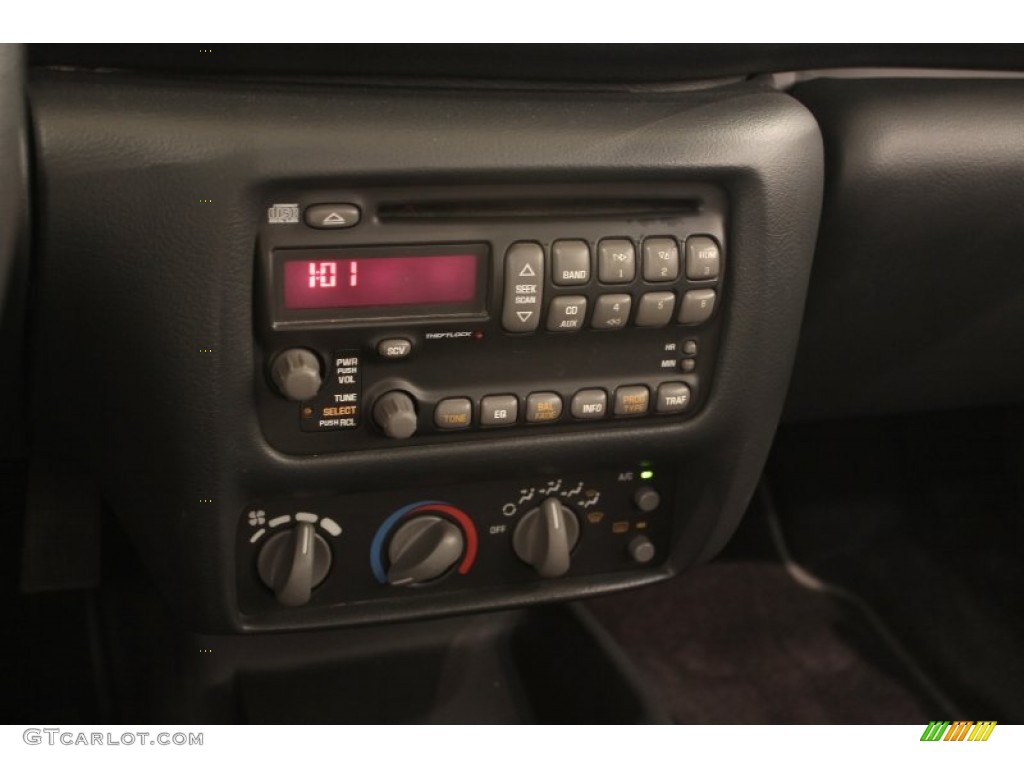 2002 Sunfire SE Coupe - Bright Red / Graphite photo #10