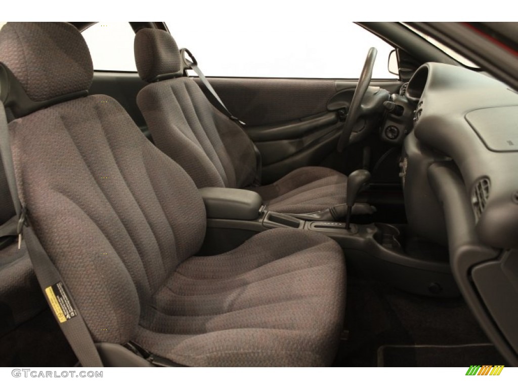 2002 Sunfire SE Coupe - Bright Red / Graphite photo #12