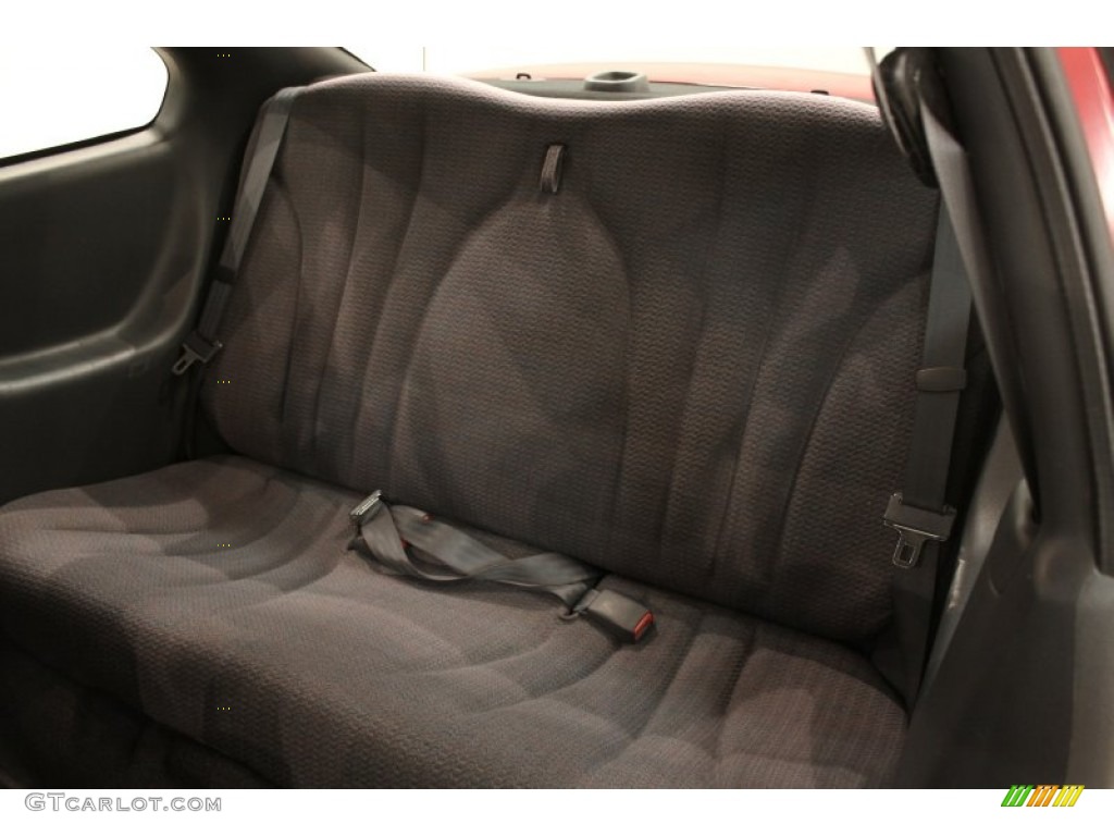 2002 Sunfire SE Coupe - Bright Red / Graphite photo #14