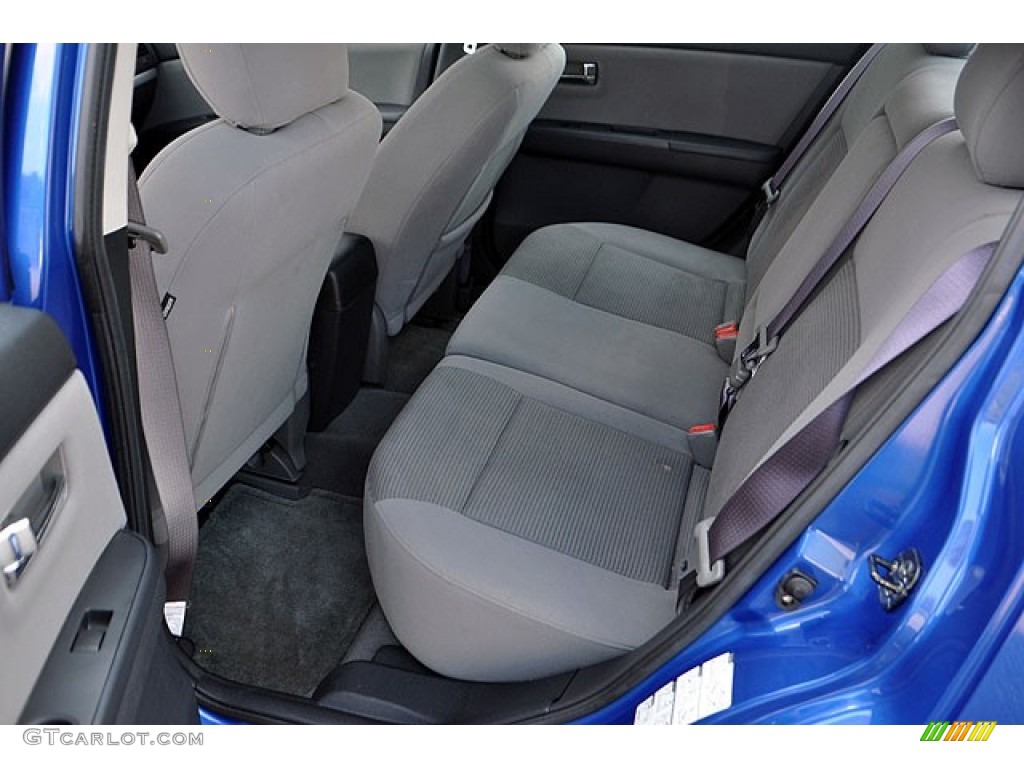 2011 Nissan Sentra 2.0 SR Rear Seat Photos