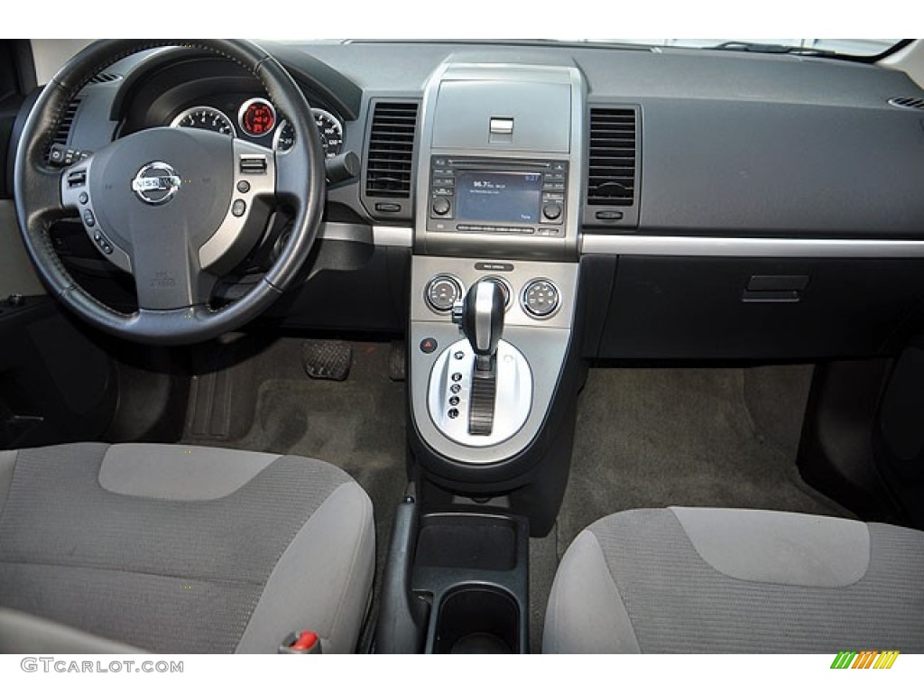 2011 Nissan Sentra 2.0 SR Charcoal Dashboard Photo #71064034