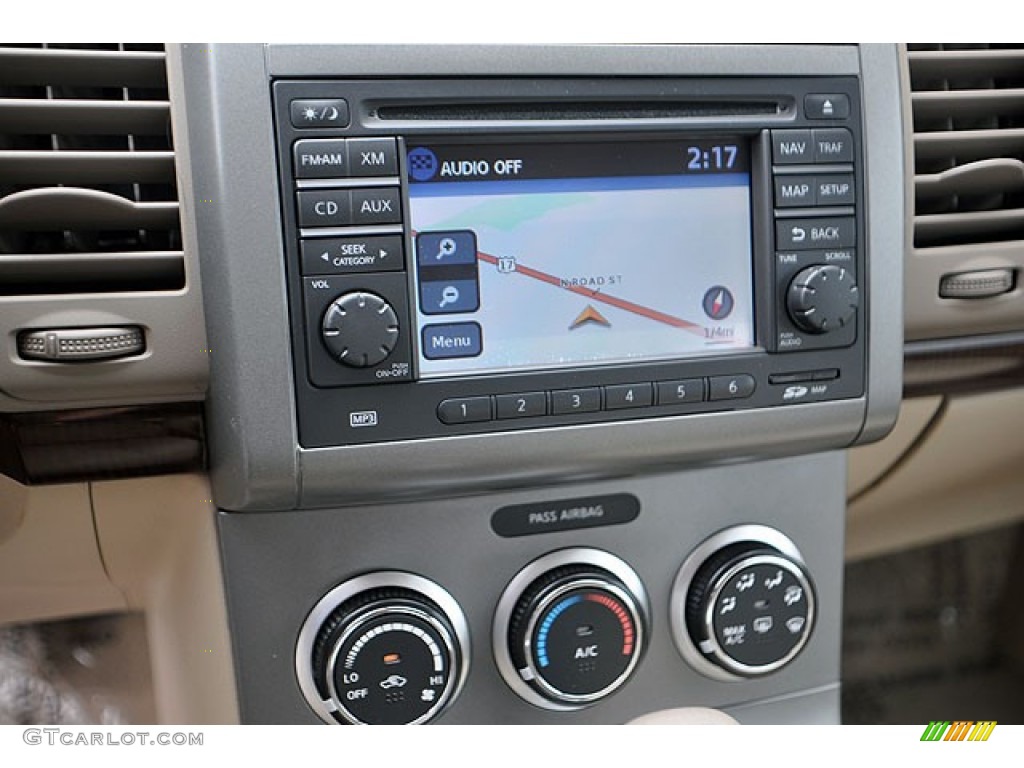 2012 Nissan Sentra 2.0 SL Navigation Photos