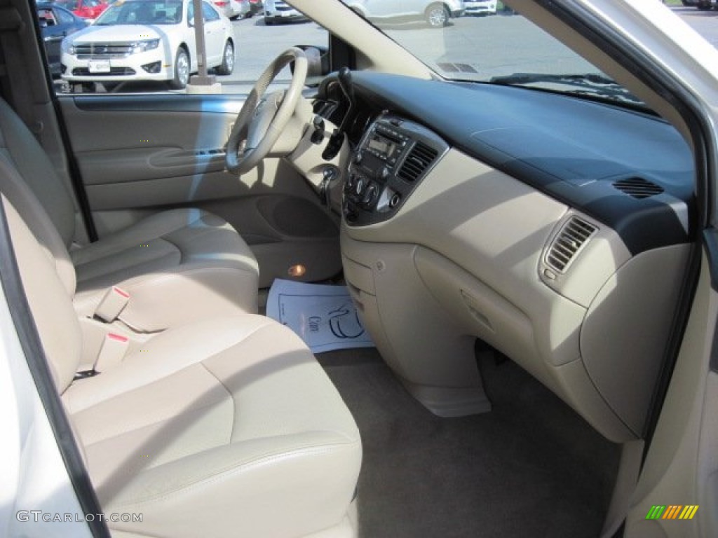 2004 MPV ES - Rally White / Beige photo #5
