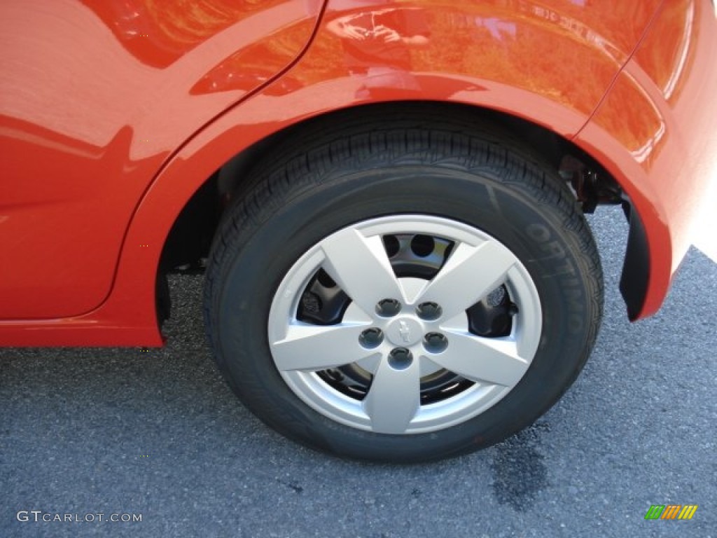 2013 Chevrolet Sonic LS Hatch Wheel Photo #71067094