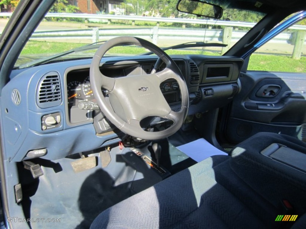 2000 Silverado 2500 LS Extended Cab 4x4 - Indigo Blue Metallic / Blue photo #23