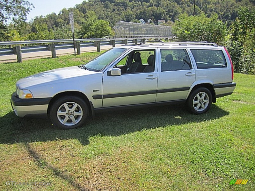 Silver Metallic 1998 Volvo V70 Wagon Exterior Photo #71068387