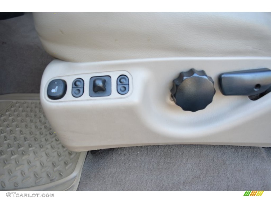 2003 Ford Excursion Limited 4x4 Controls Photo #71068918