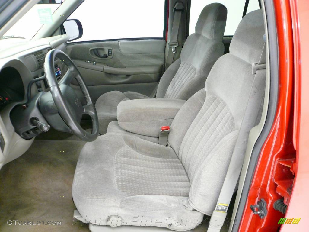 2000 Blazer LS - Victory Red / Medium Gray photo #9