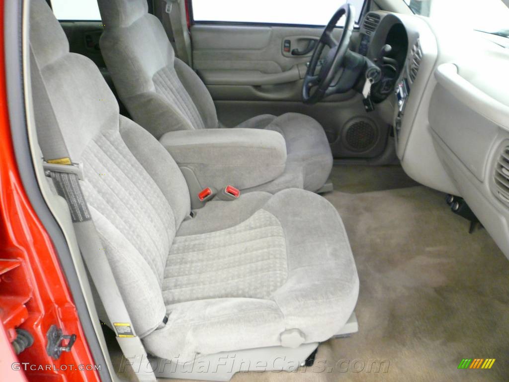 2000 Blazer LS - Victory Red / Medium Gray photo #11