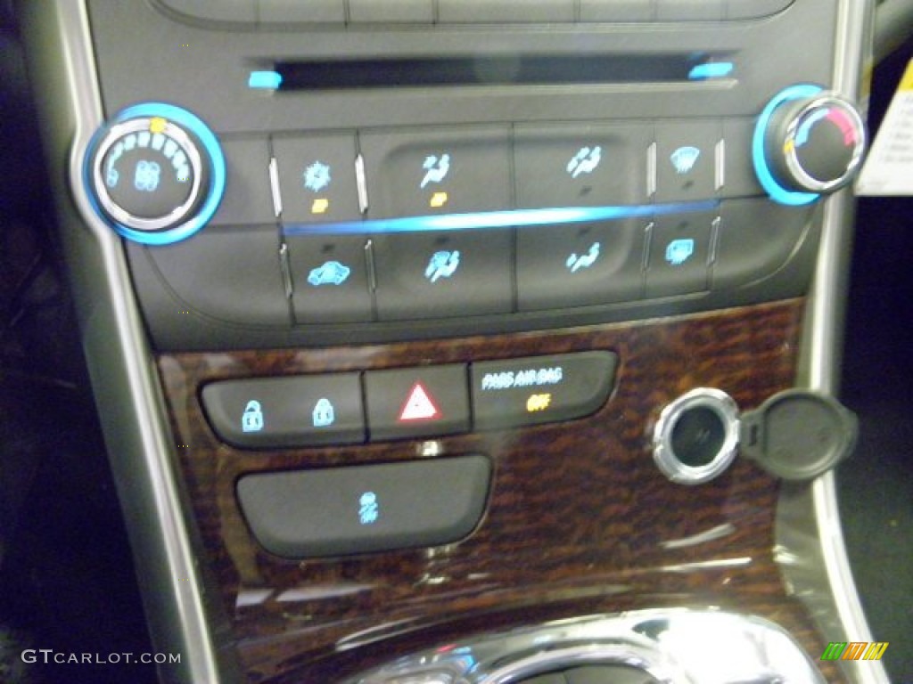 2013 Malibu LT - Summit White / Jet Black photo #22