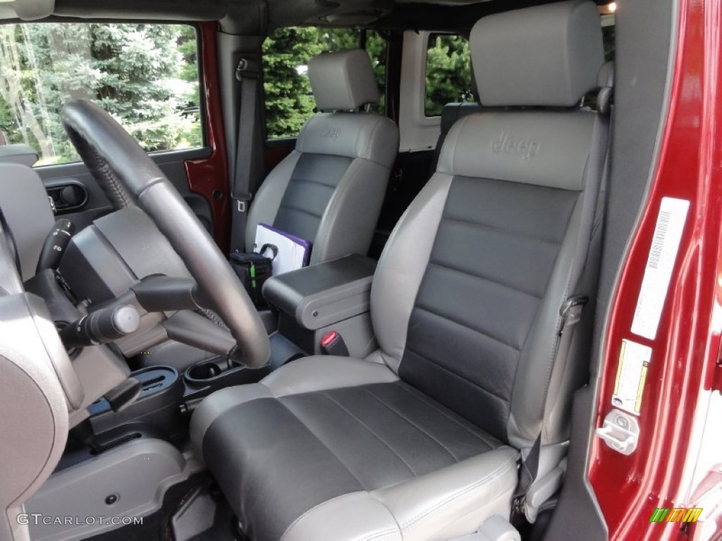 2010 Jeep Wrangler Unlimited Rubicon 4x4 Front Seat Photo #71073931