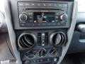 2010 Jeep Wrangler Unlimited Rubicon 4x4 Controls