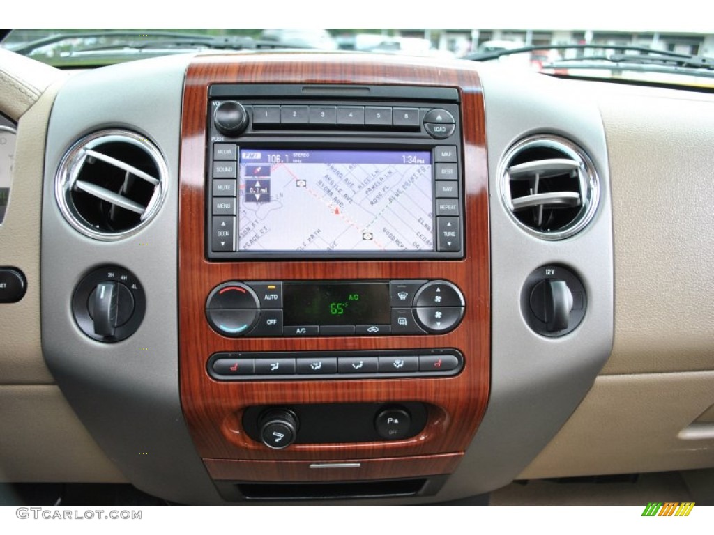2007 Ford F150 Lariat SuperCrew 4x4 Controls Photo #71075479