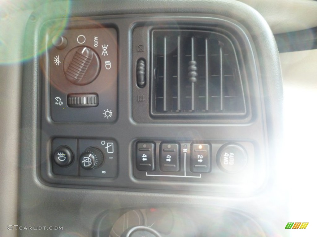 2004 Tahoe Z71 4x4 - Black / Gray/Dark Charcoal photo #42