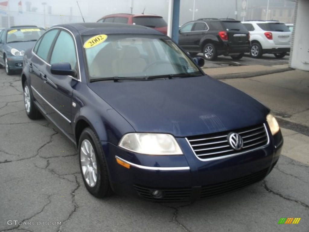 2002 Passat GLS Sedan - Indigo Blue Pearl / Beige photo #2