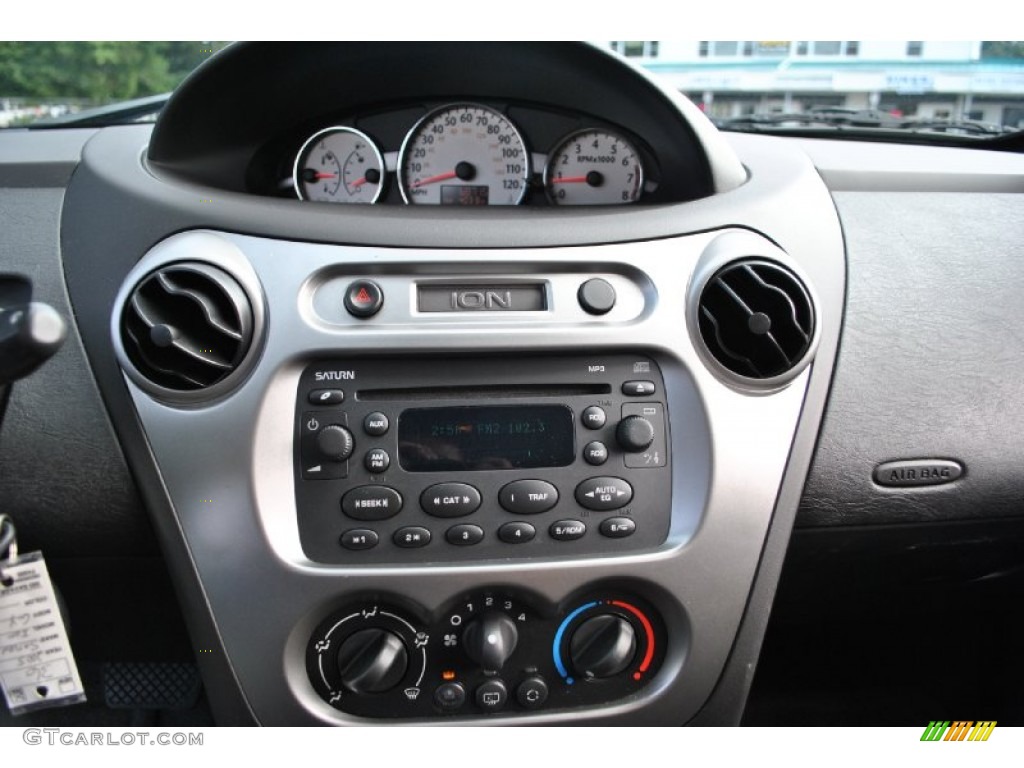 2005 Saturn ION 3 Quad Coupe Controls Photo #71076628