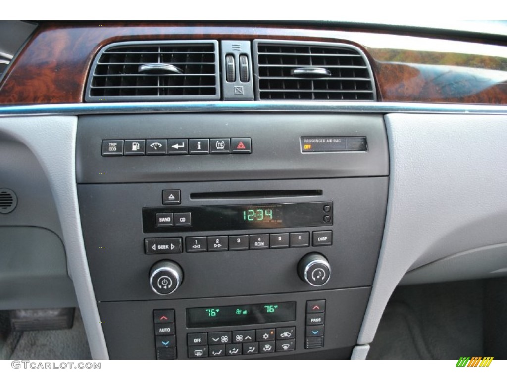 2007 Buick LaCrosse CXL Controls Photo #71076796