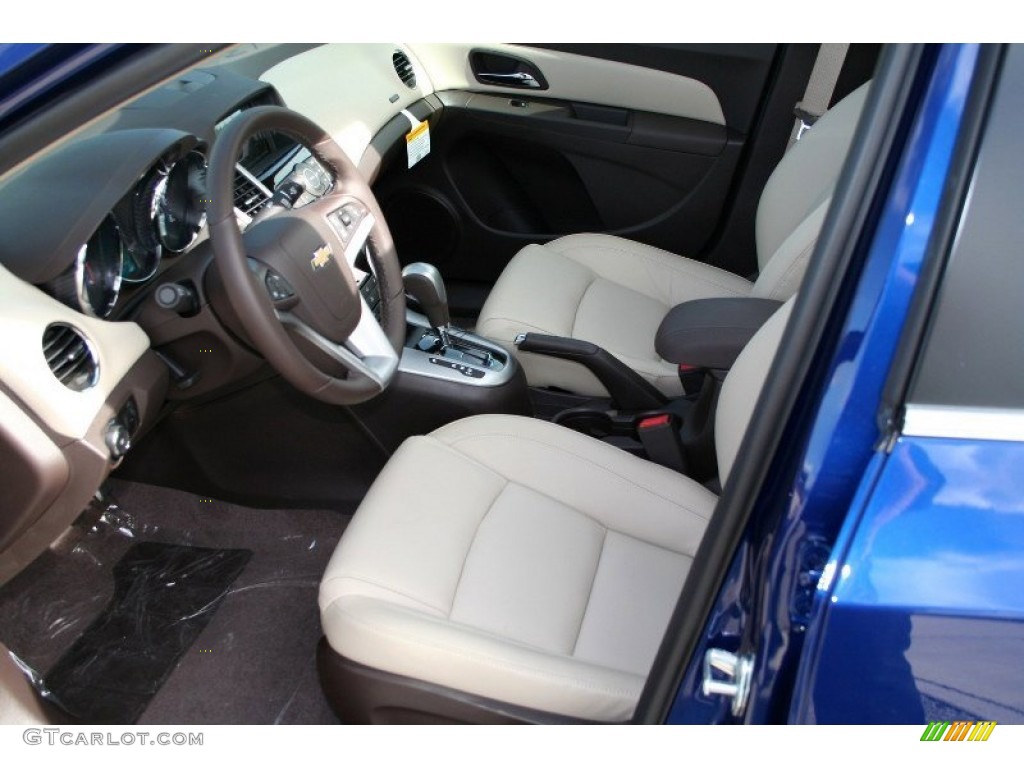 Cocoa/Light Neutral Interior 2013 Chevrolet Cruze LT/RS Photo #71078386